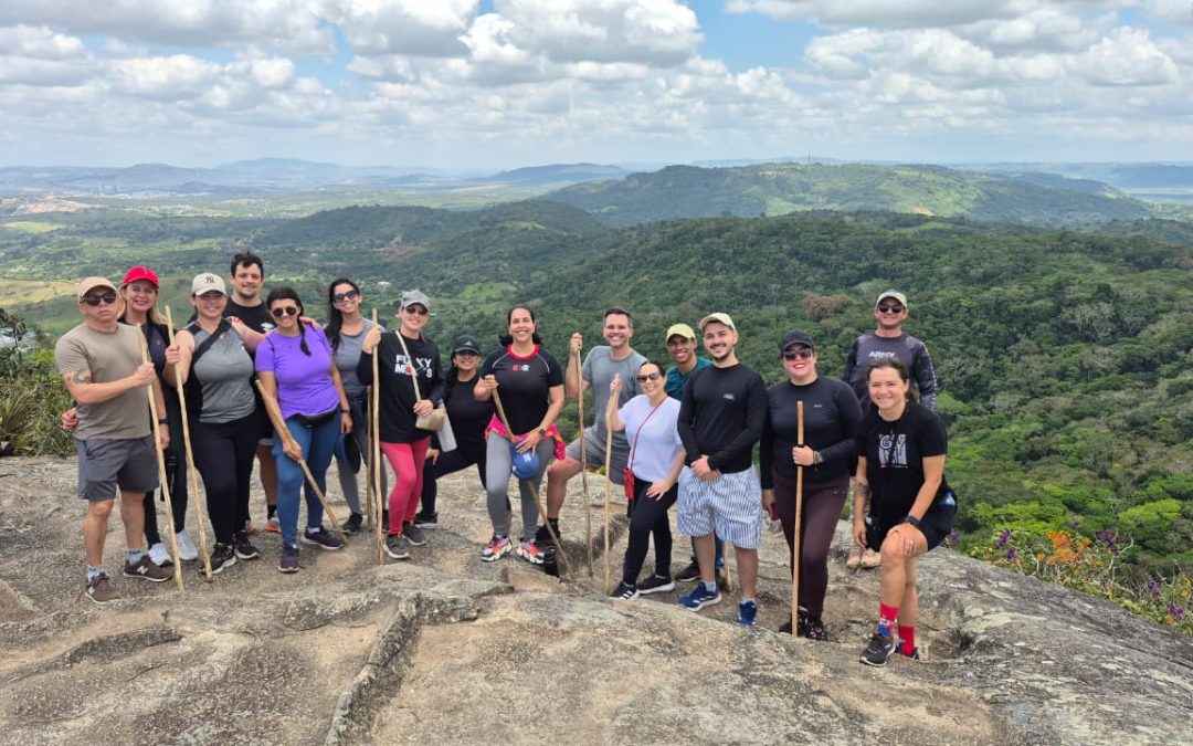 Trilha no Parque Municipal Professor João Vasconcelos Sobrinho marca celebração ao Dia do Servidor Público com a equipe do CaruaruPrev